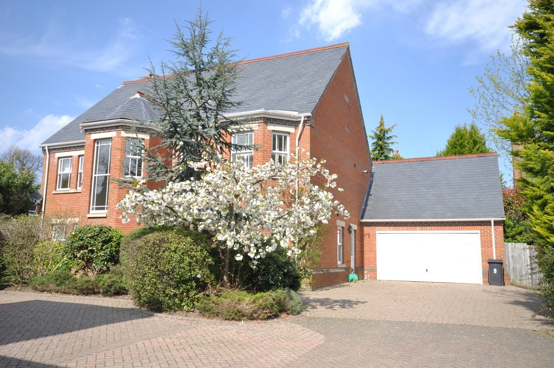 Casa en Virginia Water, Inglaterra 1 - 19199749