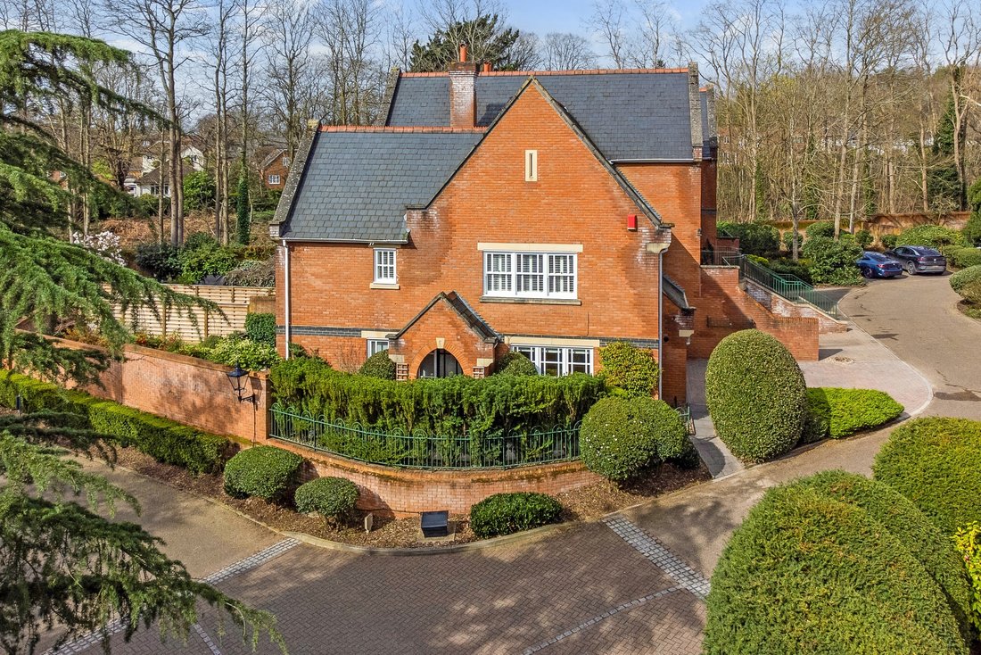 Haus in Virginia Water, England 1 - 19199827