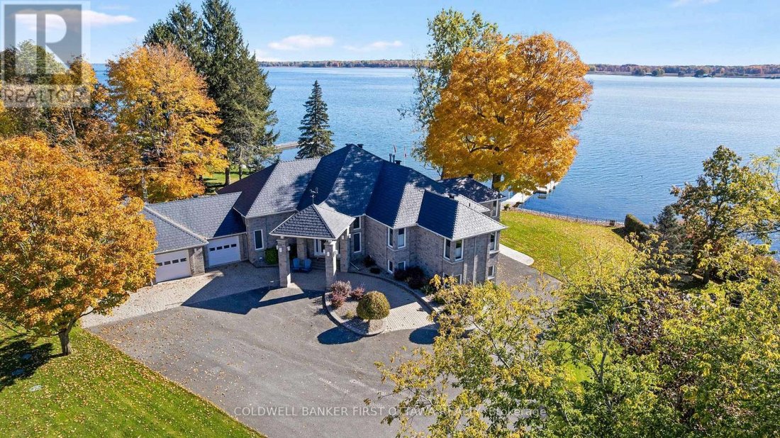 House in Leeds and the Thousand Islands, Ontario, Canada 1 - 19198837
