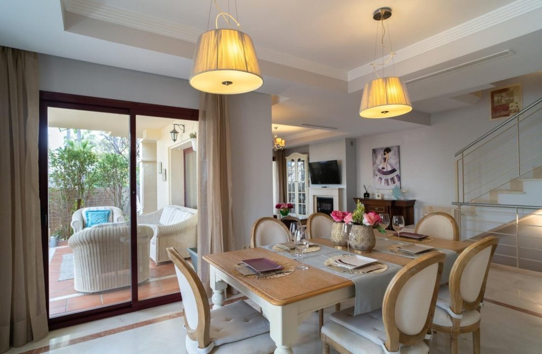 Villa in Nueva Andalucía, Marbella, Spanien 4 - 19198519