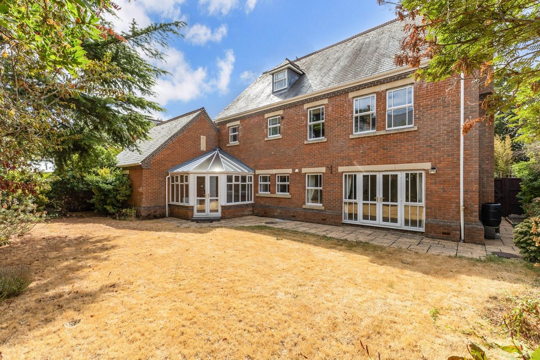 Casa en Virginia Water, Inglaterra 2 - 19199749