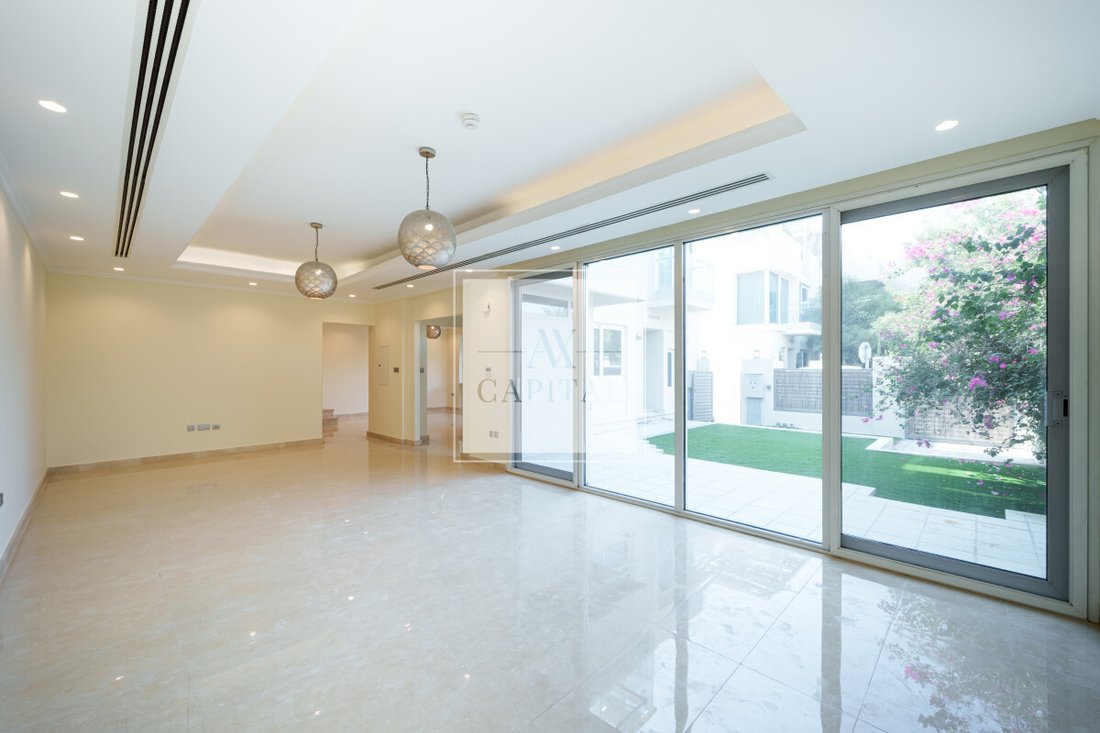 Villa in Business Bay, Dubai, United Arab Emirates 4 - 19198513