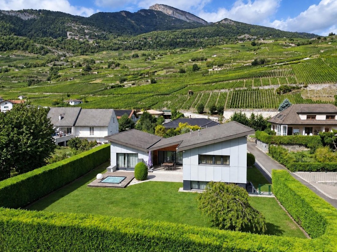 Villa in Bezirk Sitten, Wallis, Schweiz 1 - 19198096