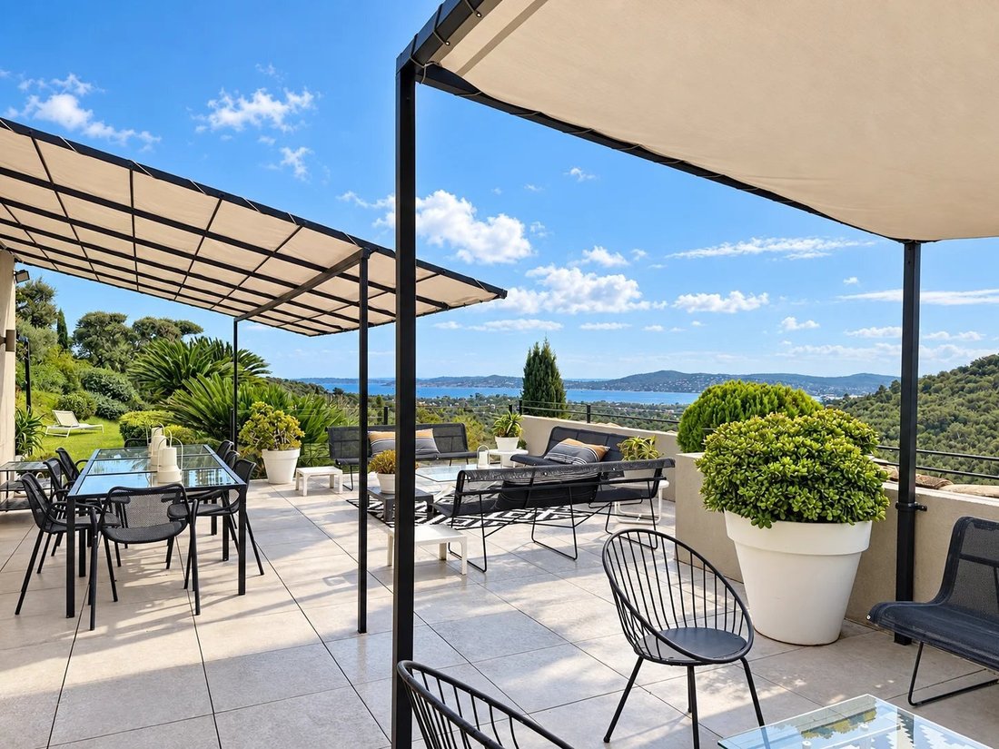 Villa in Grimaud, Provence-Alpes-Côte d'Azur, France 1 - 19199440