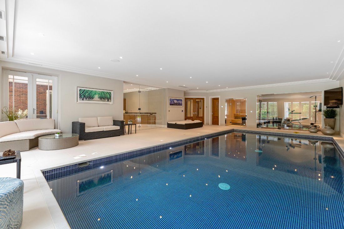 Casa en Virginia Water, Inglaterra 3 - 19199230