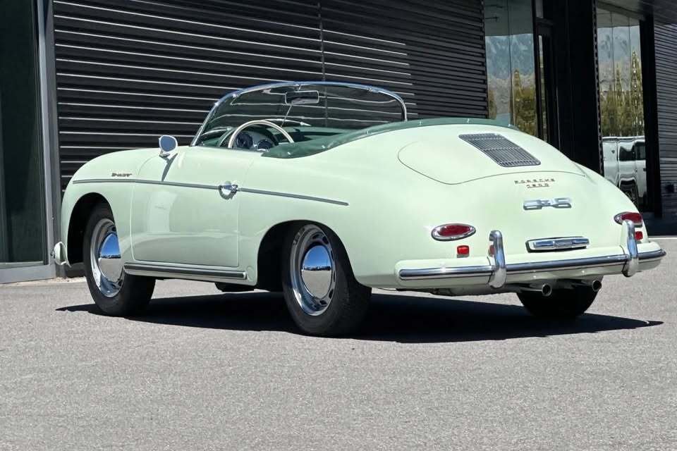 Roadster in San Luis Obispo, CA, United States 3 - 19197744
