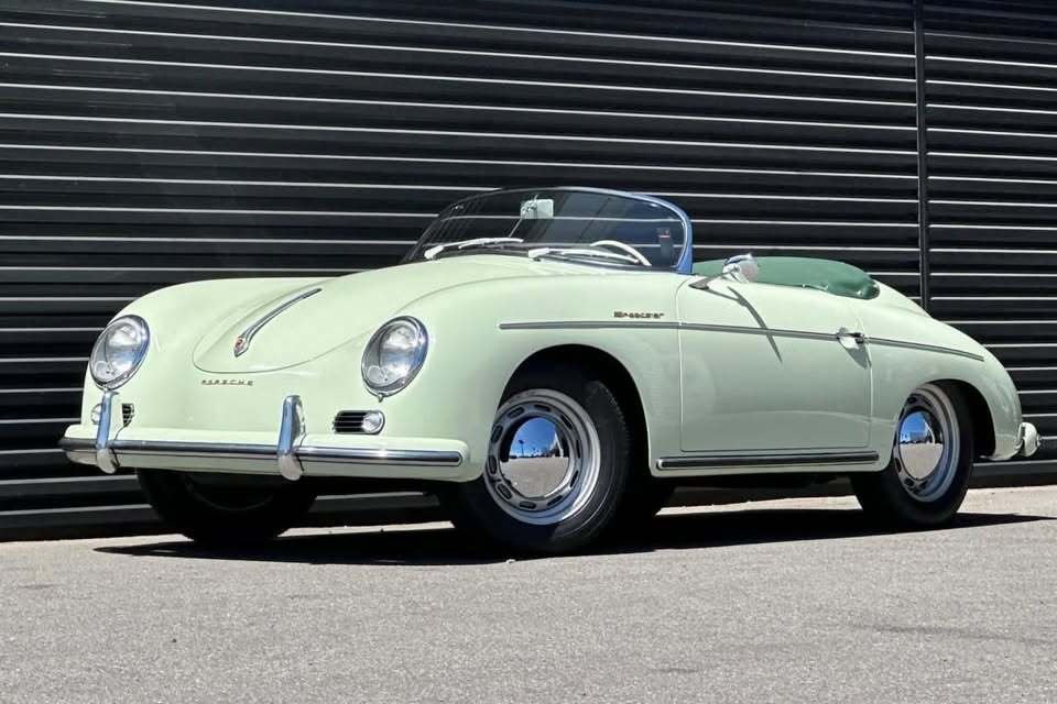 Roadster in San Luis Obispo, CA, United States 1 - 19197744