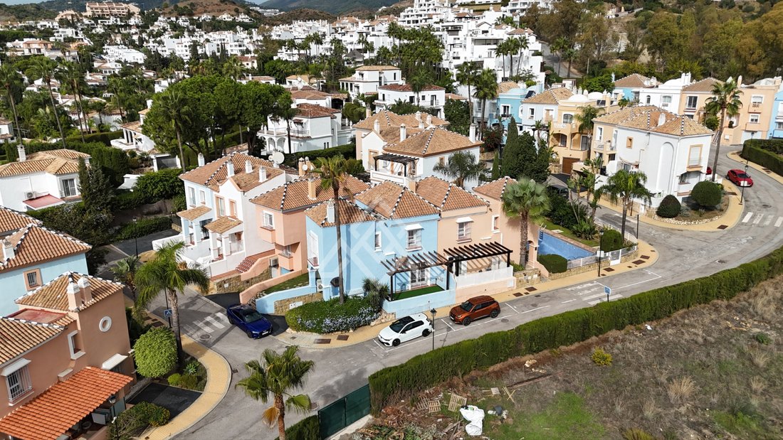 Haus in Nueva Andalucía, Marbella, Spanien 1 - 19199681