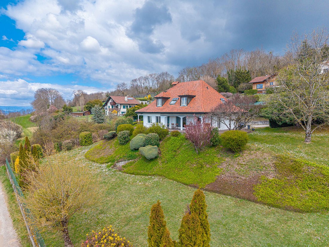 Villa a Cranves-Sales, Auvergne-Rodano-Alpi, Francia 1 - 19200117