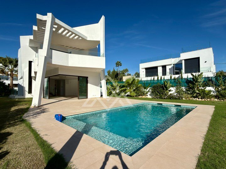 Villa en Estepona, Andalucía, España 1 - 19199637