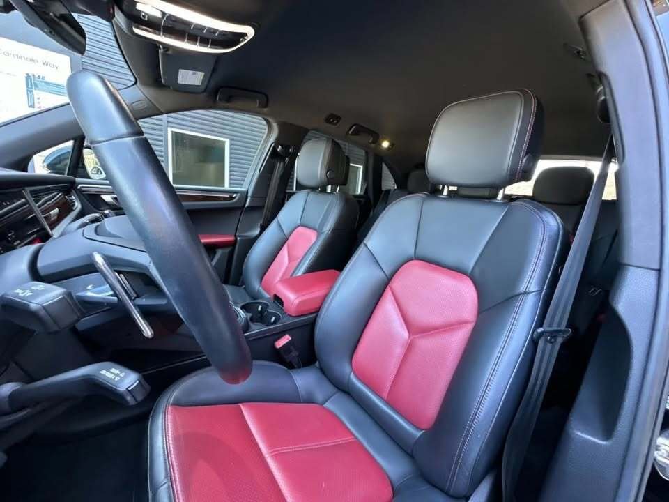 Suv in San Luis Obispo, CA, United States 5 - 19200511