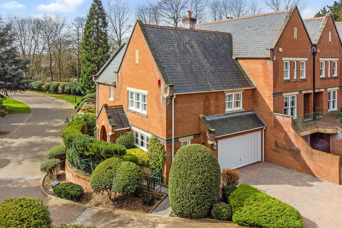Haus in Virginia Water, England 3 - 19199827