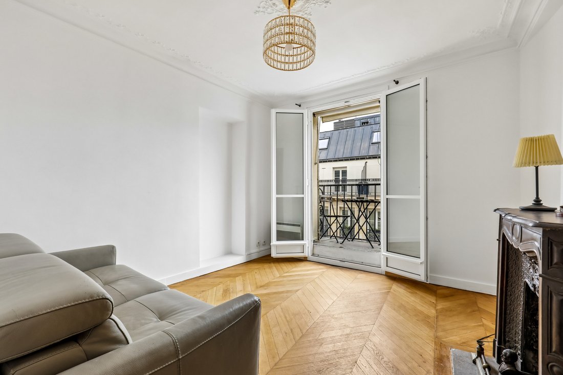 Apartment in Elysées-Madeleine, Paris 8e Arrondissement, Paris 2 - 19202397