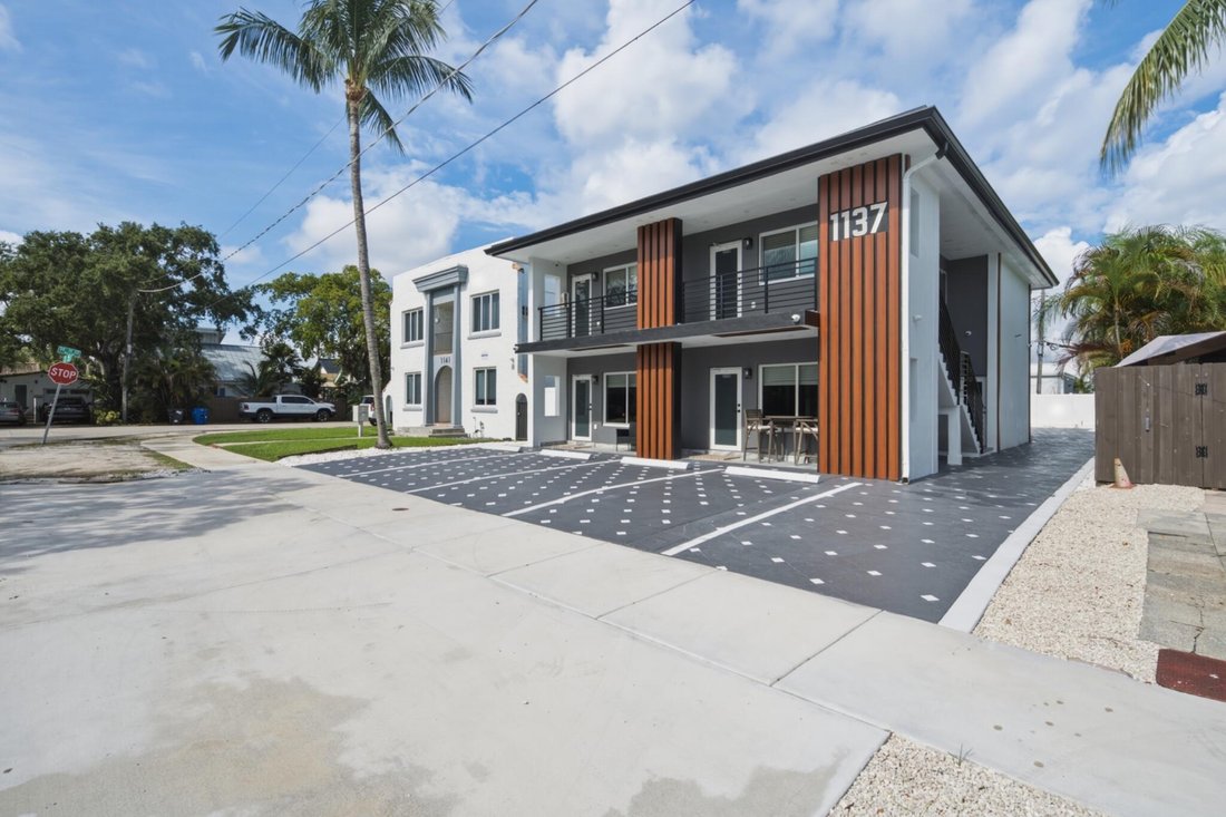 Fort Lauderdale, Florida, United States 3 - 19201599