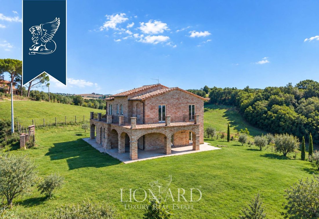 Villa in Castiglione del Lago, Umbria, Italy 3 - 19202349
