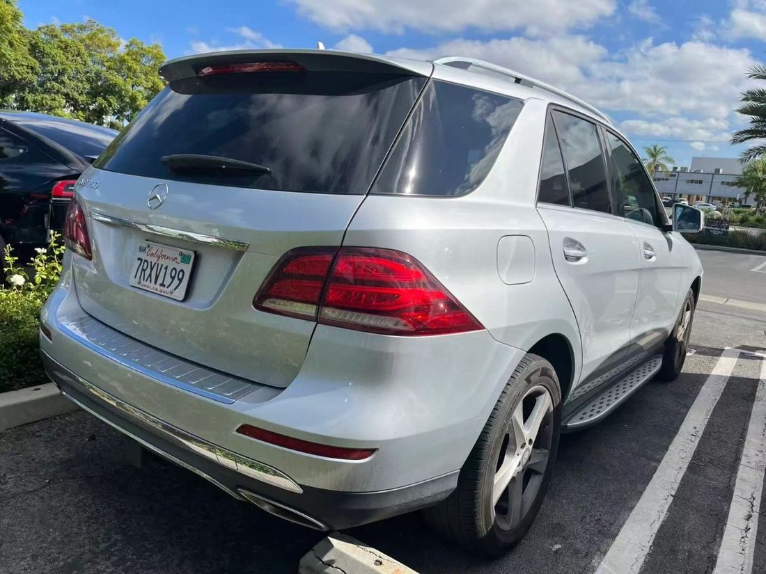 Suv in Costa Mesa, CA, United States 2 - 19202606