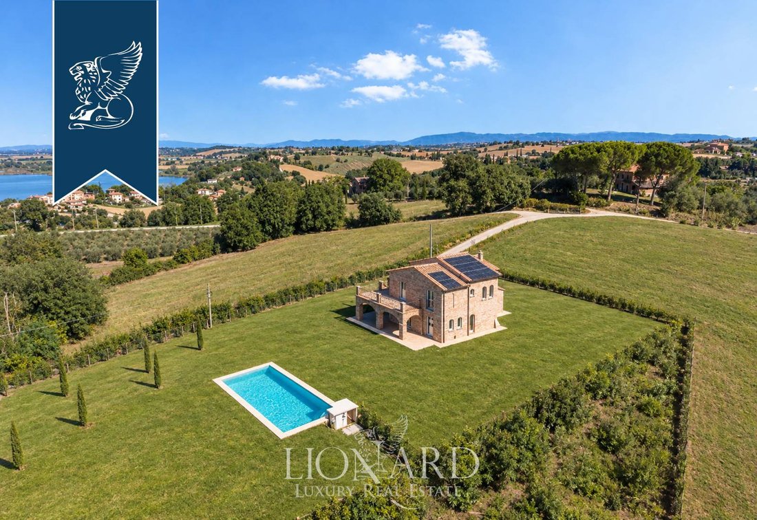 Villa in Castiglione del Lago, Umbria, Italy 1 - 19202349