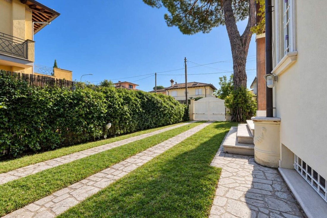 Villa in Pietrasanta, Tuscany, Italy 5 - 19201196