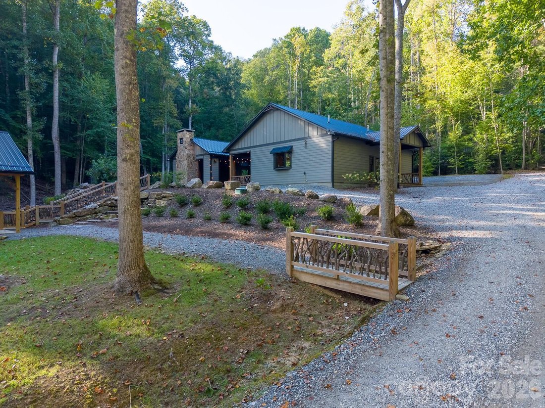 House in Tuckasegee, North Carolina, United States 5 - 19200011