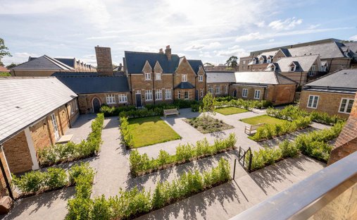 Haus in Oakwood, London Borough of Enfield, England 1