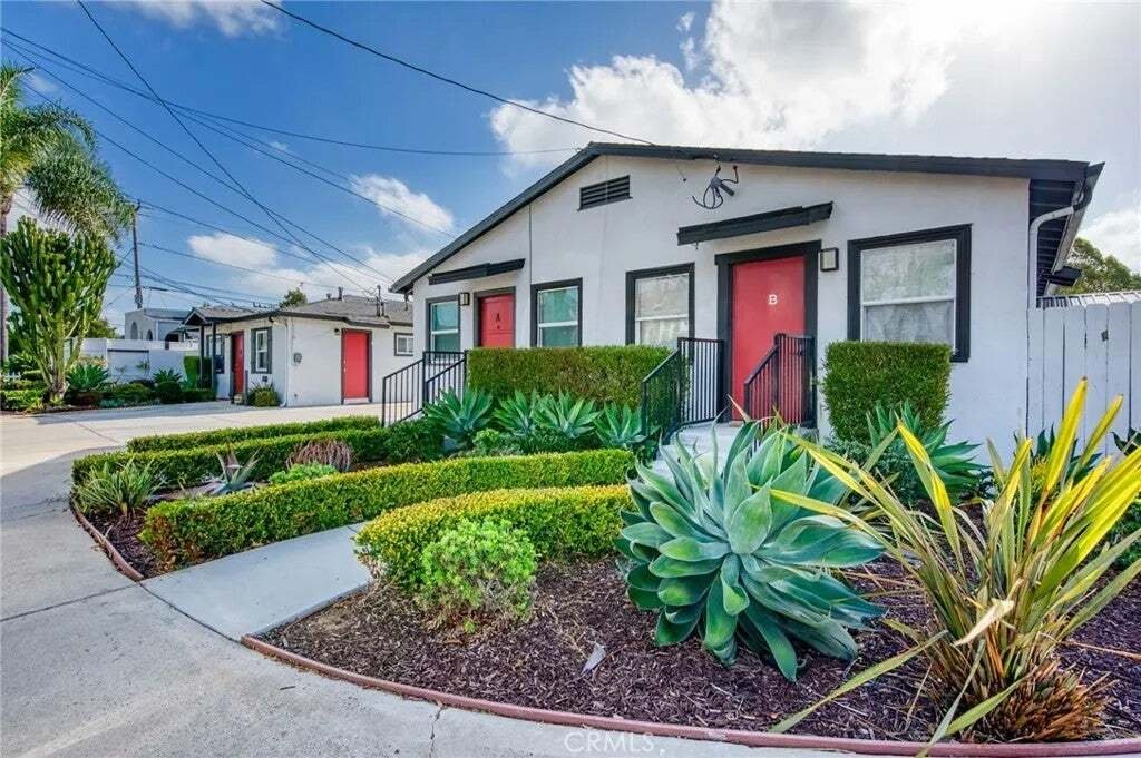 Autres à Costa Mesa, Californie, États-Unis 1 - 19201511