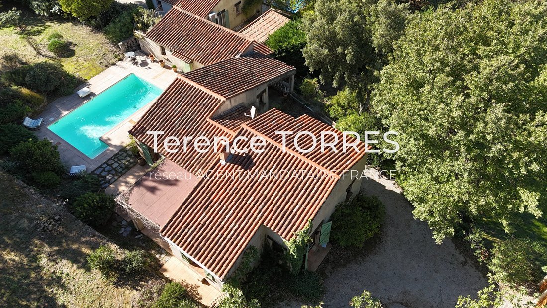Villa en La Garde-Freinet, Provenza-Alpes-Costa Azul, Francia 1 - 19202245