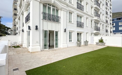 Apartment in Three Anchor Bay, Atlantic Seaboard, Cape Town 1