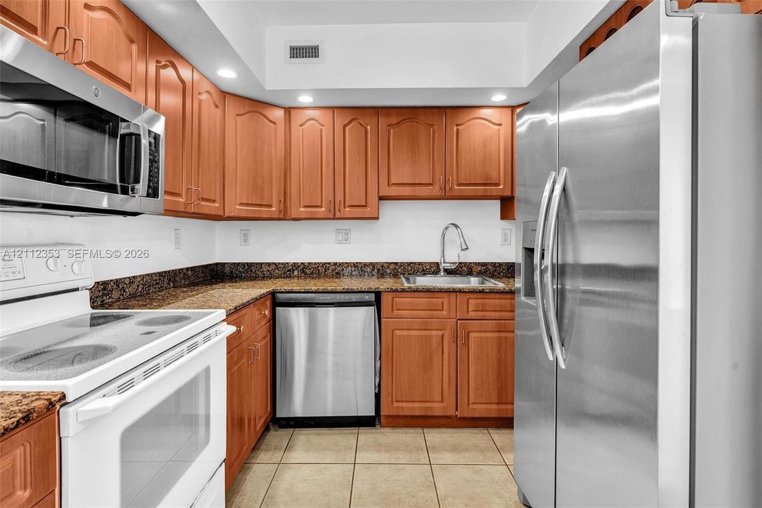 Condo in Miami Beach, Florida, United States 5 - 19202128