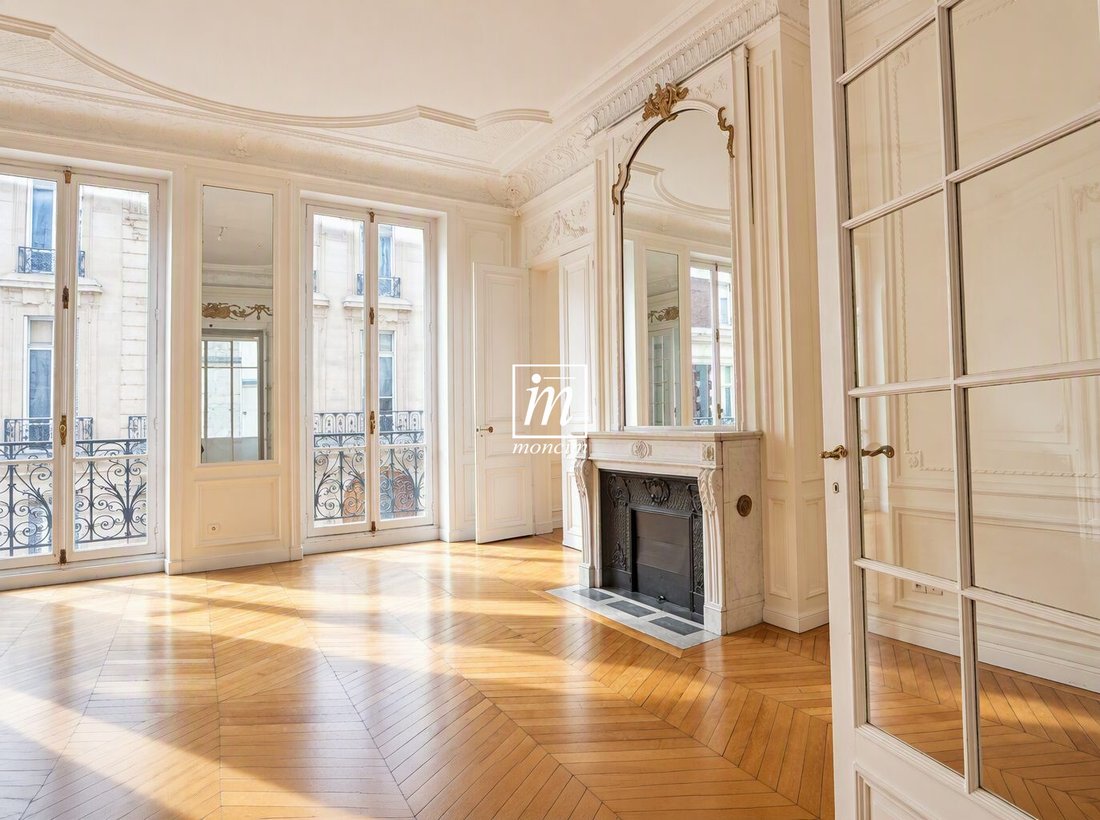 Apartment in Elysées-Madeleine, Paris 8e Arrondissement, Paris 5 - 19203456