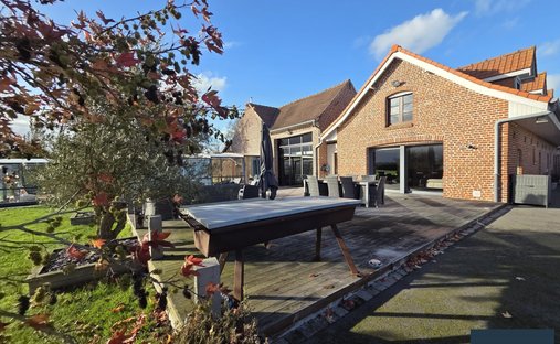 Azienda agricola a Sud, Merville, Francia 1