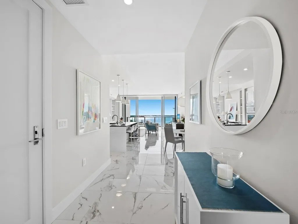 Condo in Sarasota, Florida, United States 5 - 19203350