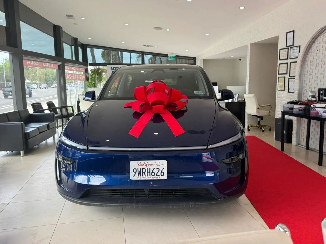 Suv in Riverside, CA, United States 2 - 19204375