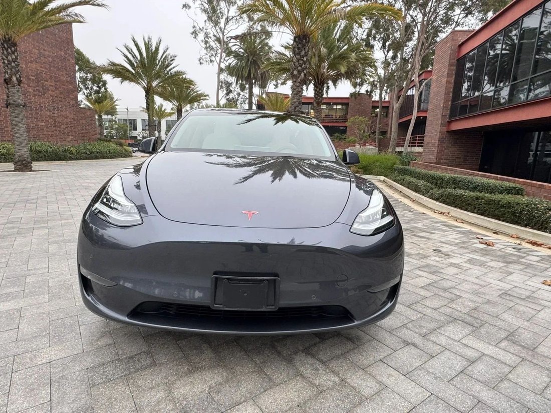 Suv in Riverside, CA, United States 2 - 19204388