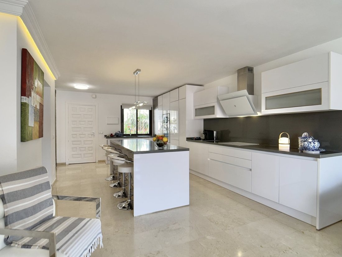 Apartamento en Nueva Andalucía, Marbella, España 1 - 19204758