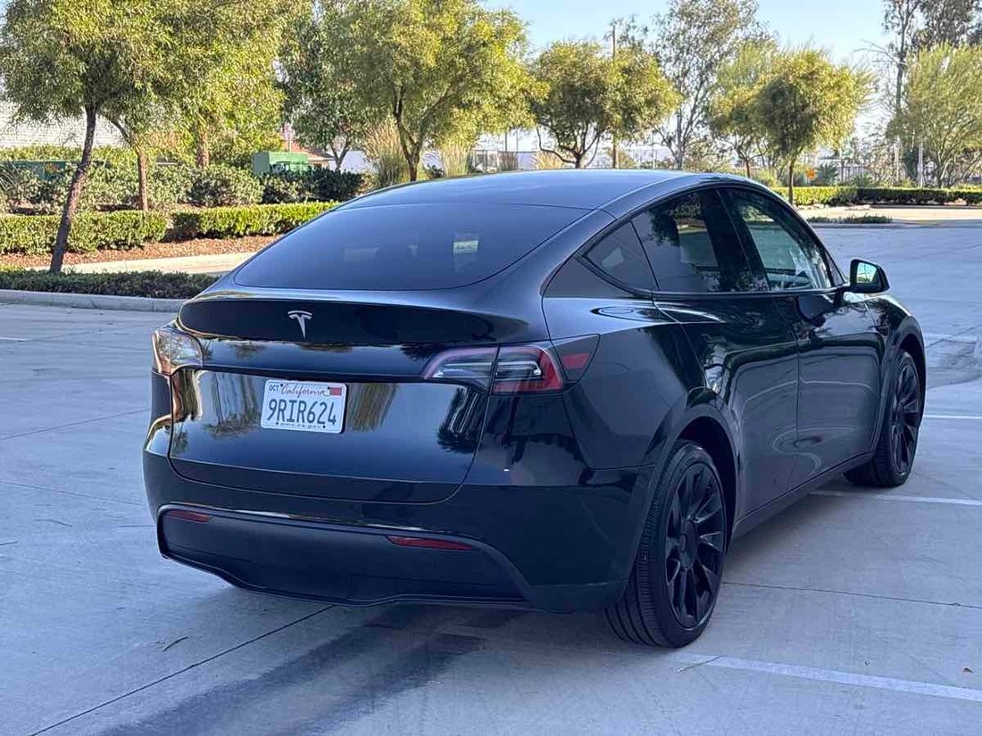 Suv in Rialto, CA, United States 3 - 19204336