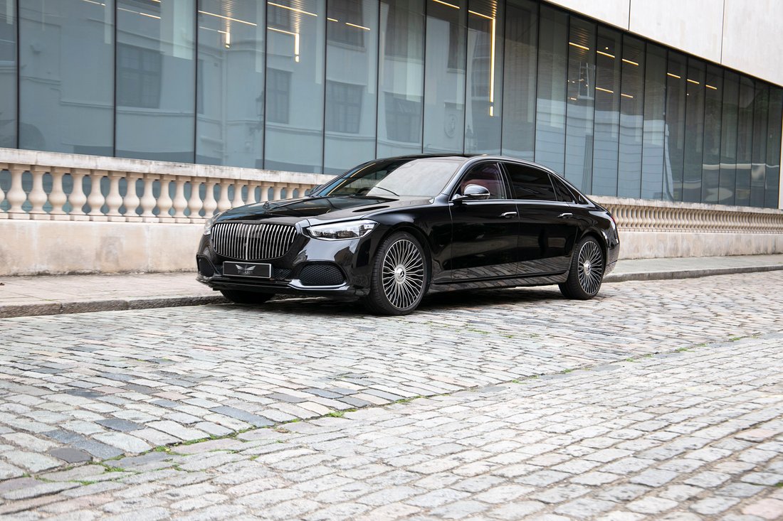 2023 Mercedes-Benz Maybach S580 rwd in London, United Kingdom 2 - 19205497
