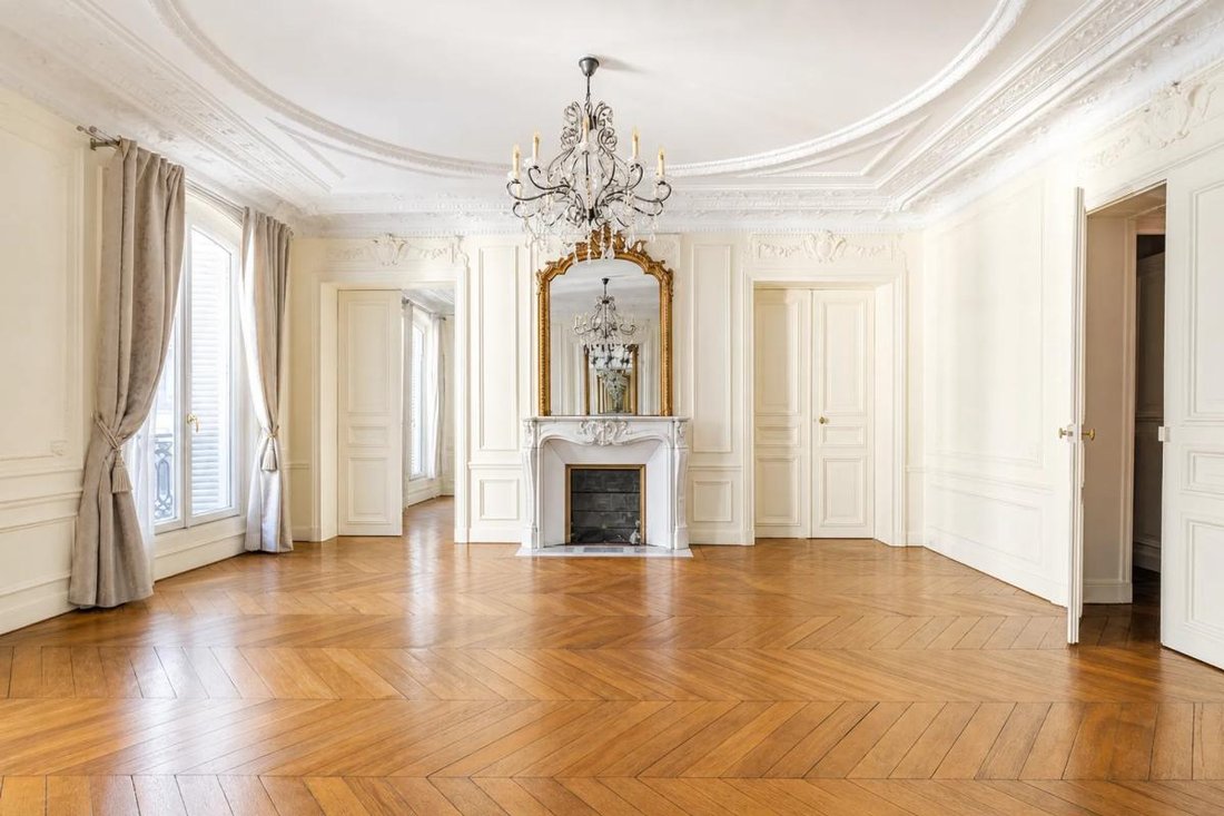 Apartment in Chaillot, Paris 16e Arrondissement, Paris 5 - 19208740