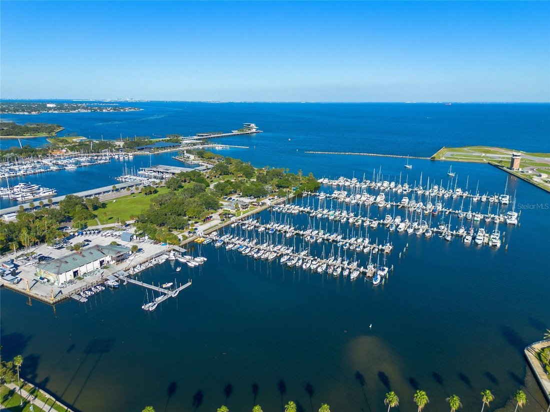 Condo in St. Petersburg, Florida, United States 2 - 19206213