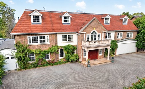 Casa a Piccolo West Hatch, Chigwell, Inghilterra 1