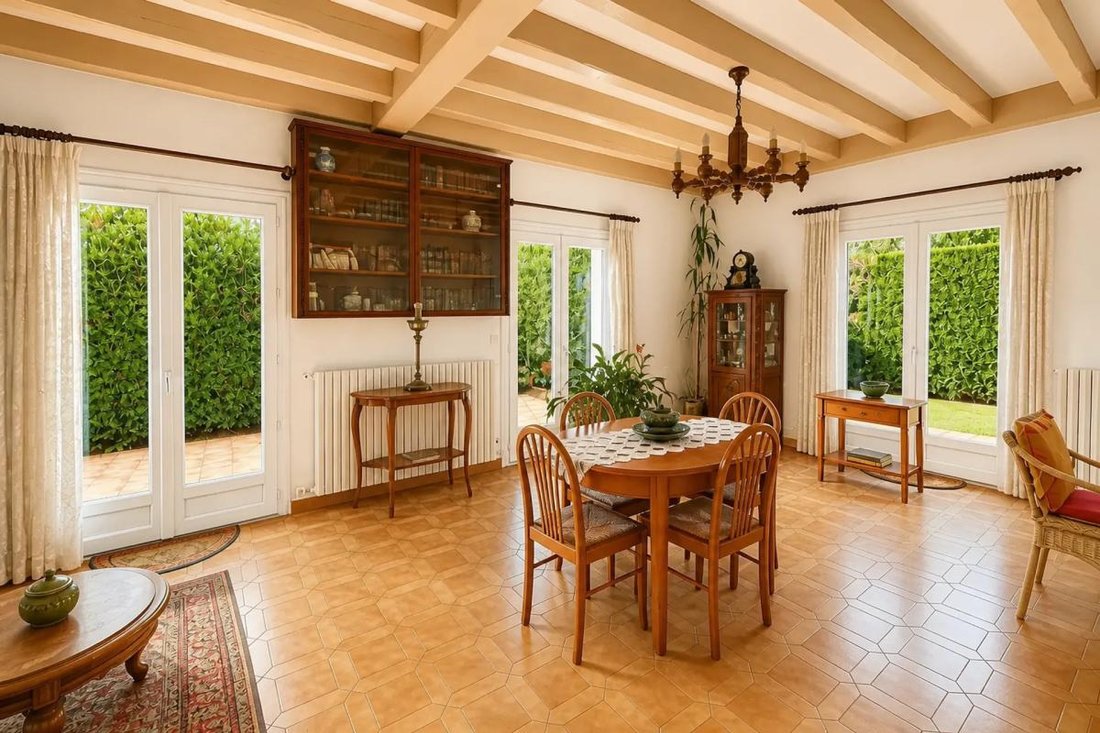 Casa en La Rochefoucauld-Aguilera, Biarritz, Francia 3 - 19207855