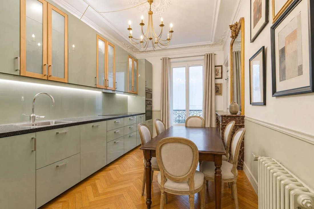 Apartment in Chaillot, Paris 16e Arrondissement, Paris 1 - 19208740