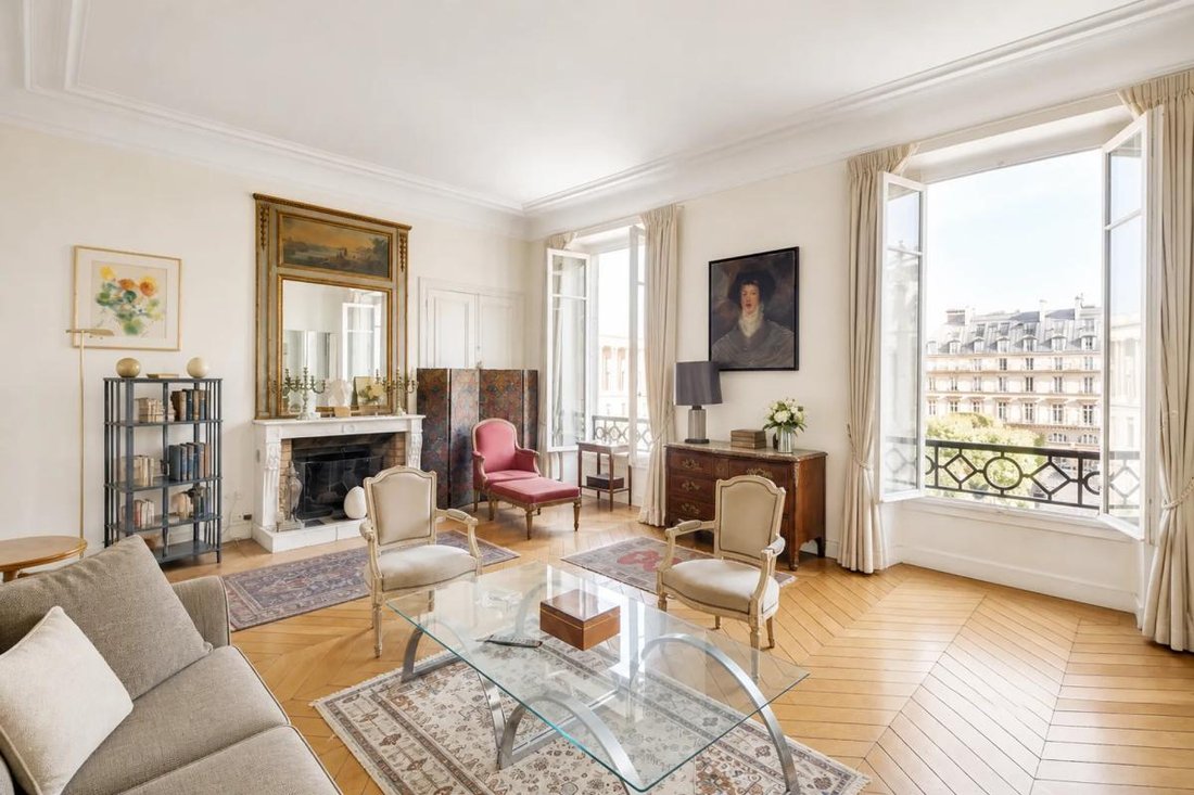 Apartment in Saint Germain l'Auxerrois, Paris 1er Arrondissement, Paris 1 - 19208141