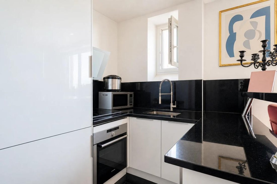 Apartment in Muette Sud, Paris 16e Arrondissement, Paris 4 - 19208394