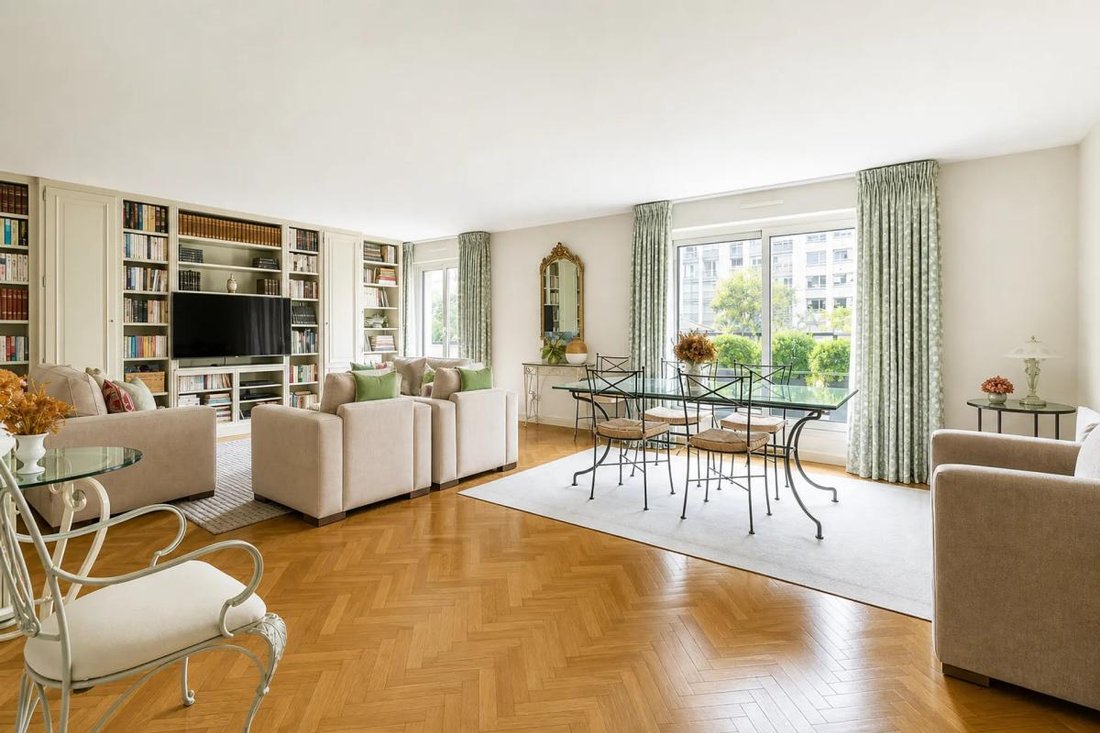 Apartment in Muette Sud, Paris 16e Arrondissement, Paris 1 - 19208873