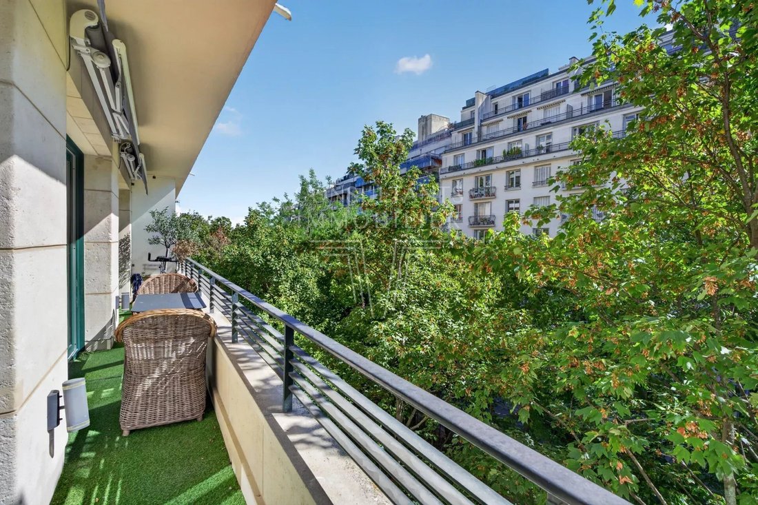 Apartment in Muette Nord, Paris 16e Arrondissement, Paris 2 - 19206747