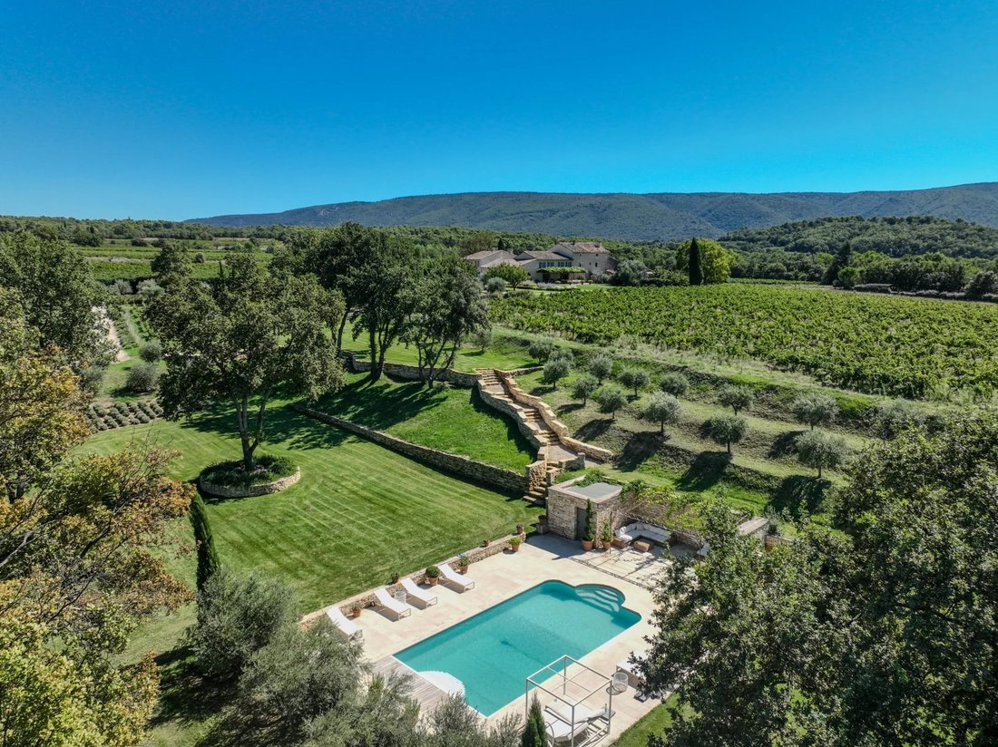 Tenuta a Ménerbes, Provenza-Alpi-Costa Azzurra, Francia 1 - 19209450