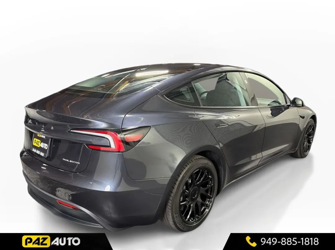 Sedan in Laguna Hills, CA, United States 5 - 19211289