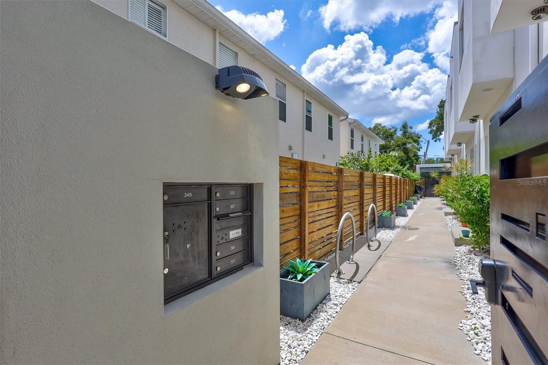 Townhouse in St. Petersburg, Florida, United States 4 - 19212613