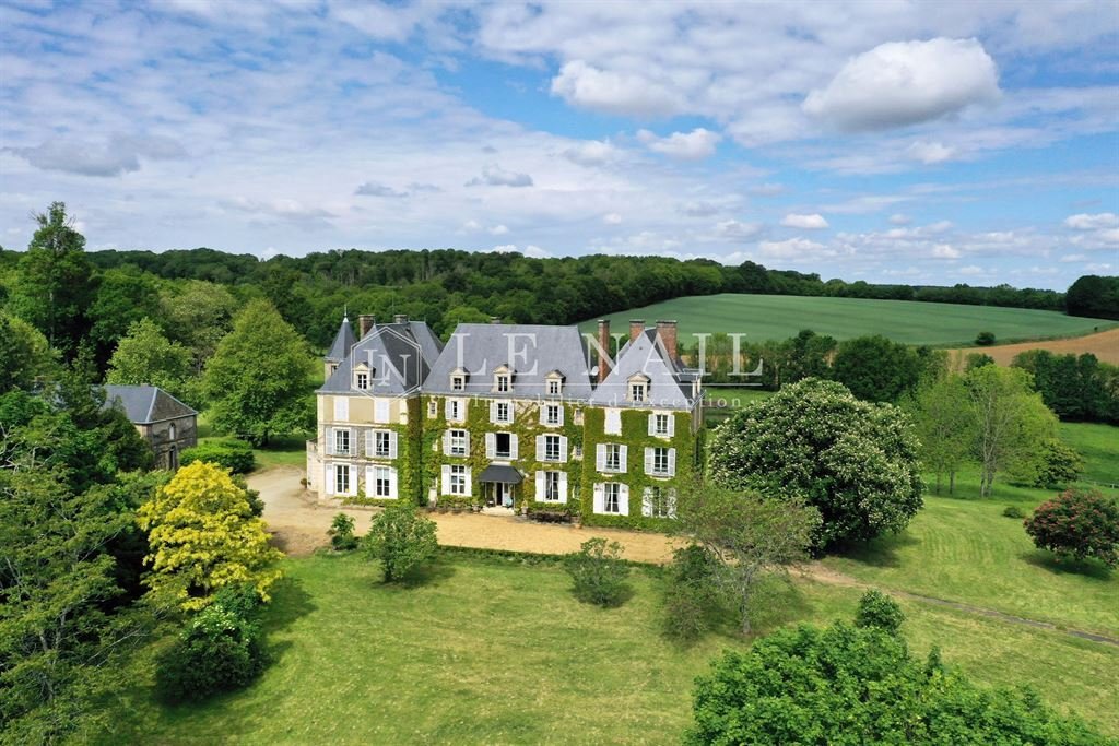 Schloss in Nord Ouest, La Ferté-Bernard, Frankreich 1 - 19211004