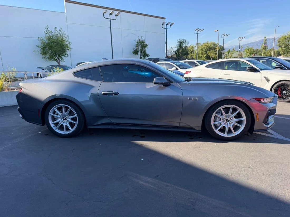 Coupe in Ontario, CA, United States 5 - 19211281